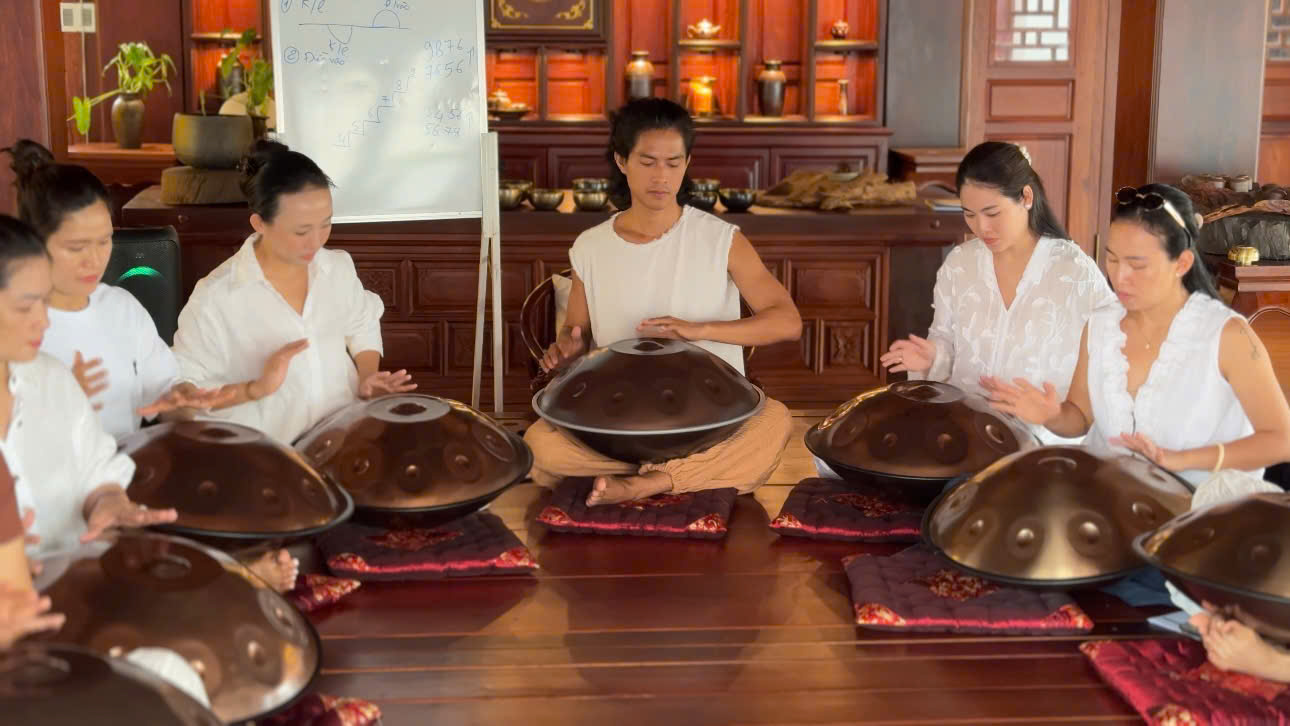 Ngân vang nhạc cụ handpan