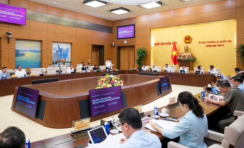 Ủy ban Thường vụ Quốc hội xem xét về việc chuẩn bị Kỳ họp không thường lệ thứ Nhất của Quốc hội