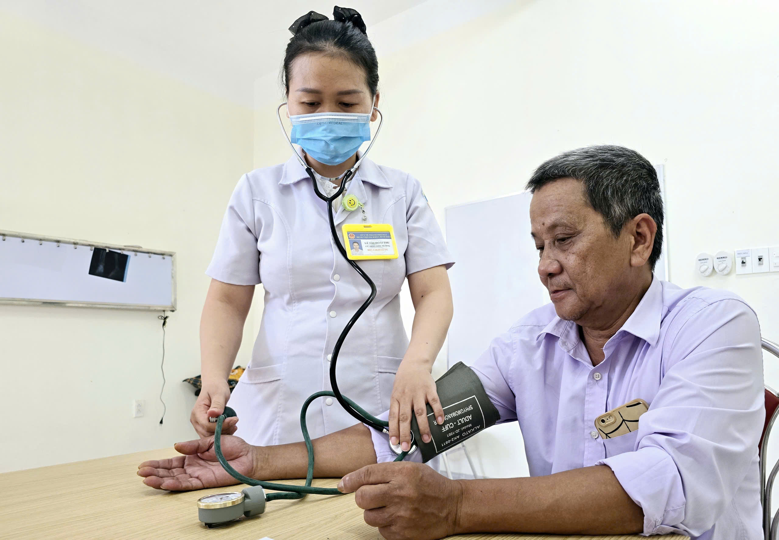 Thống nhất chuyển giao Bệnh viện Đa khoa Bình Điền và Bệnh viện Y học cổ truyền cho Bệnh viện Trung ương Huế quản lý