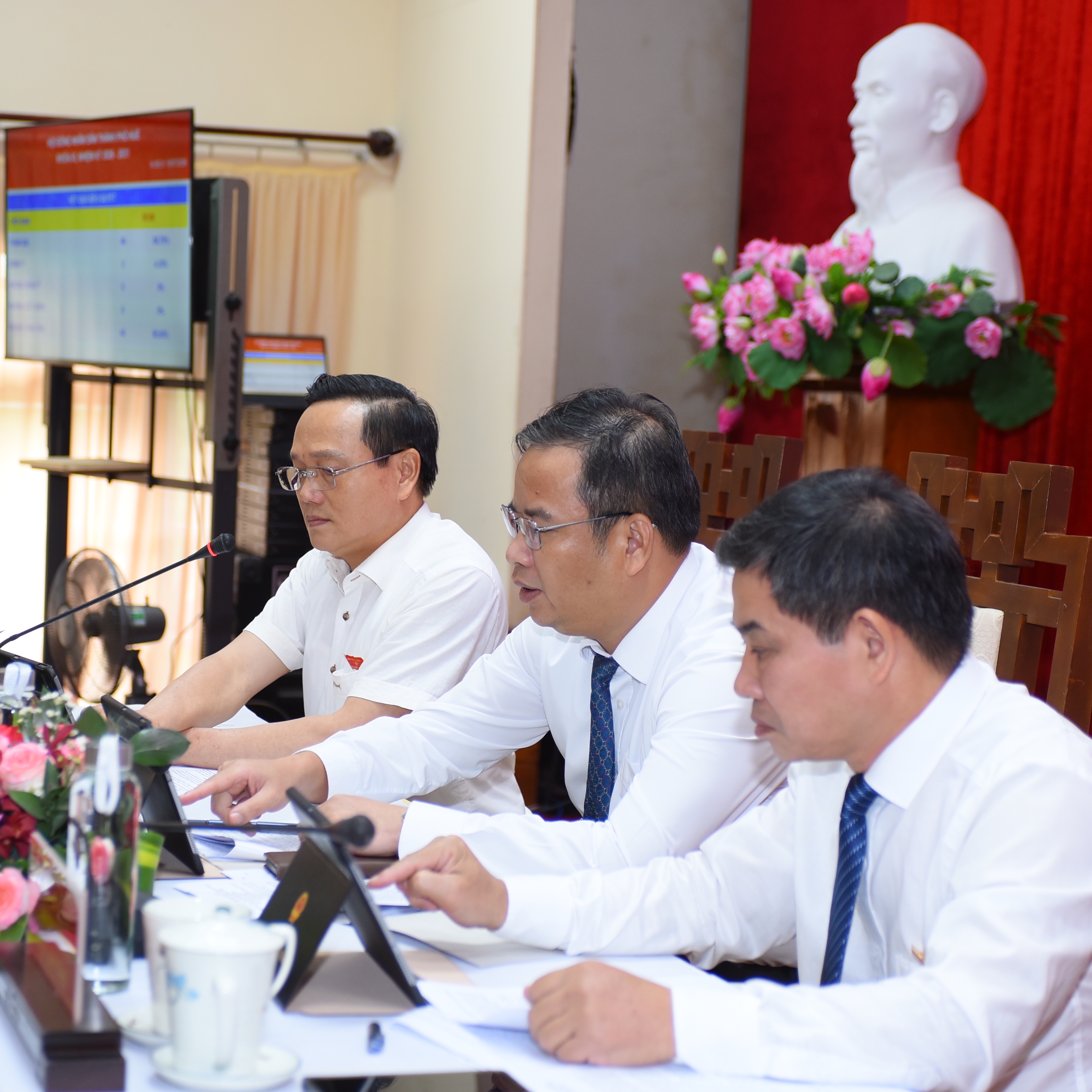 Đầu tư cho con người, tạo đà cho tăng trưởng