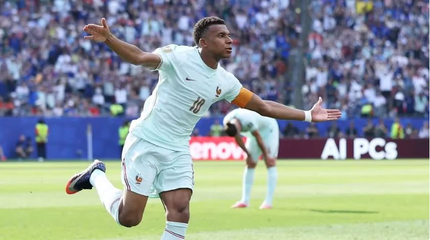 Mbappe tỏa sáng đưa Pháp vào bán kết