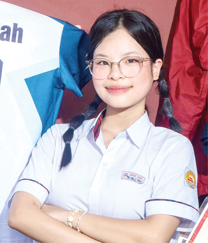 Ba nữ sinh cùng lớp dẫn đầu điểm tốt nghiệp môn Văn