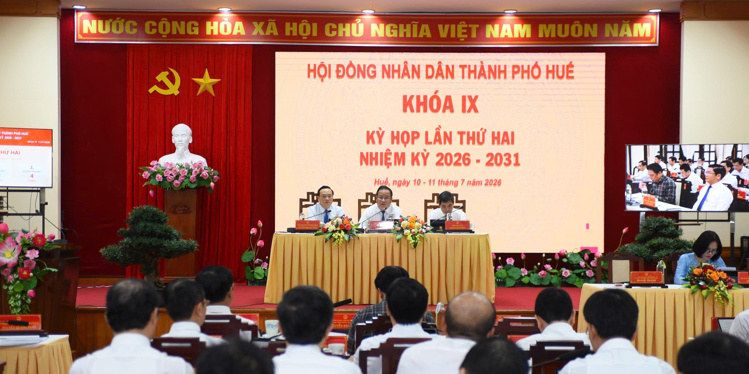 Phiên chất vấn với nhiều nội dung quan trọng