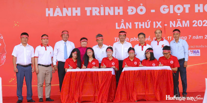 Hành trình Đỏ 18 000 lượt người hiến máu tình nguyện qua 8 kỳ tổ chức