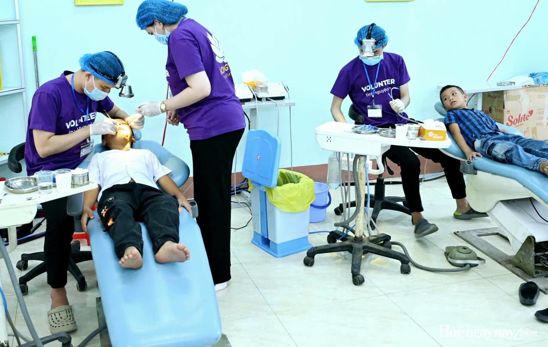 Khám, điều trị răng miệng miễn phí cho người dân 5 xã A Lưới