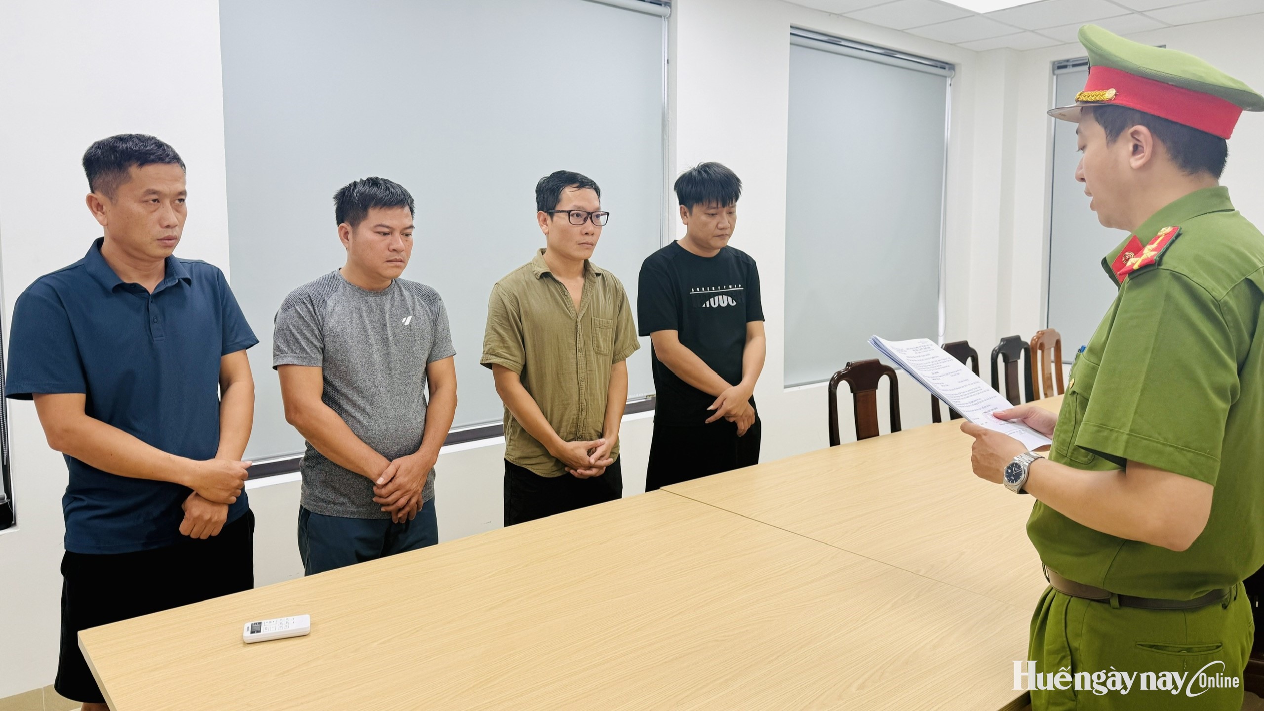 Khởi tố nhóm đối tượng tổ chức cá độ bóng đá qua mạng với số tiền hơn 22,4 tỷ đồng