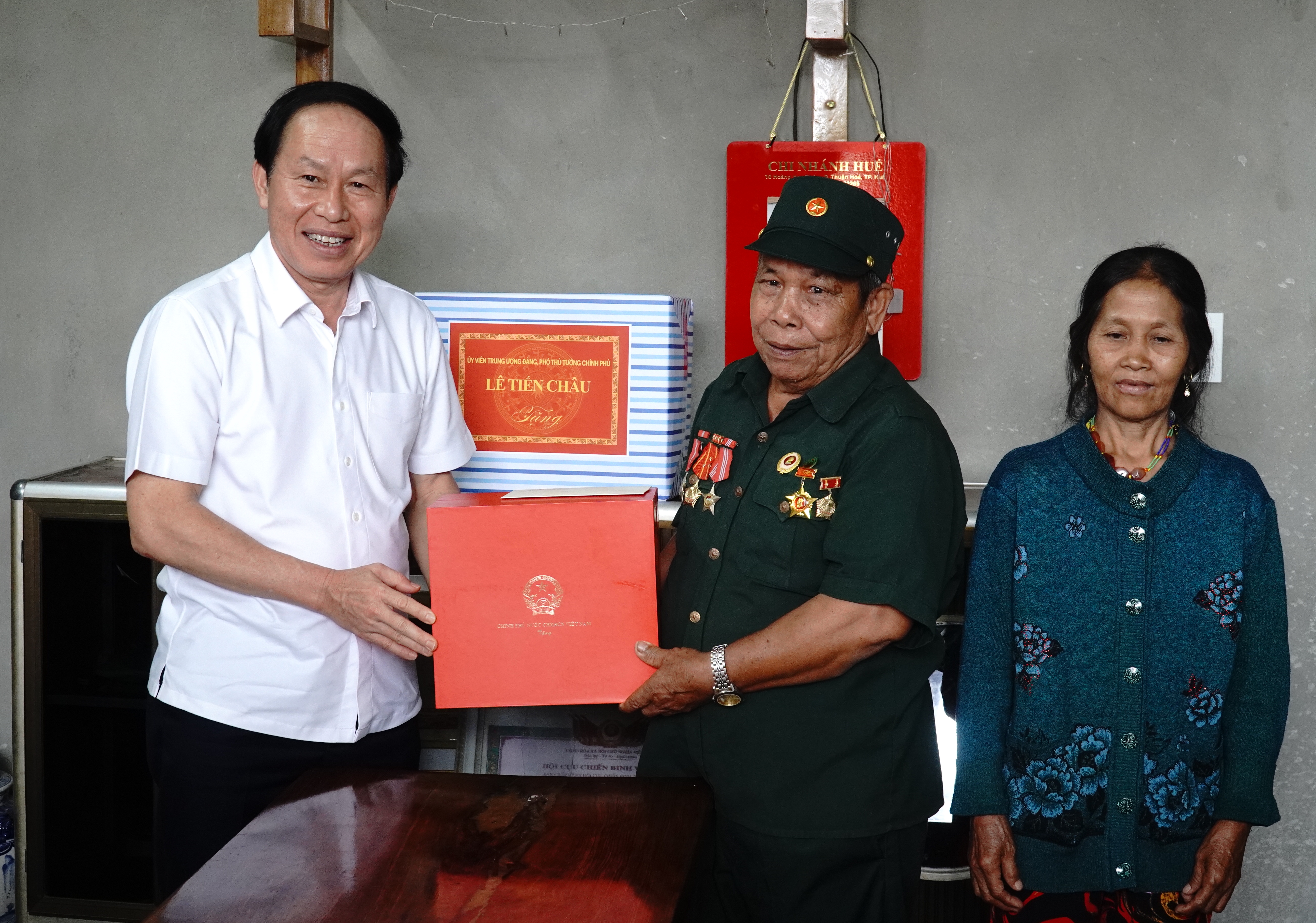 Hai dự án xây dựng trường nội trú ở A Lưới phải hoàn thành trước 30 8