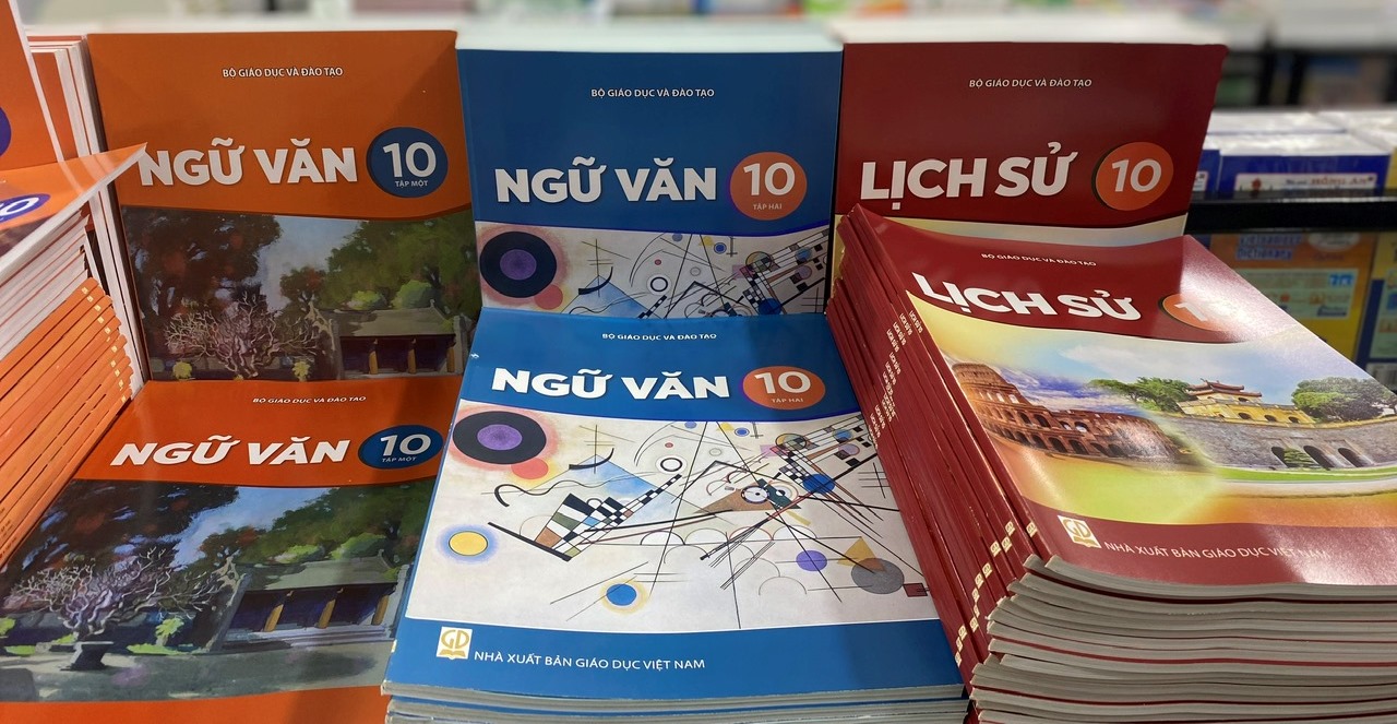Cấp phát miễn phí sách giáo khoa cho học sinh trên địa bàn thành phố từ năm học 2026 - 2027