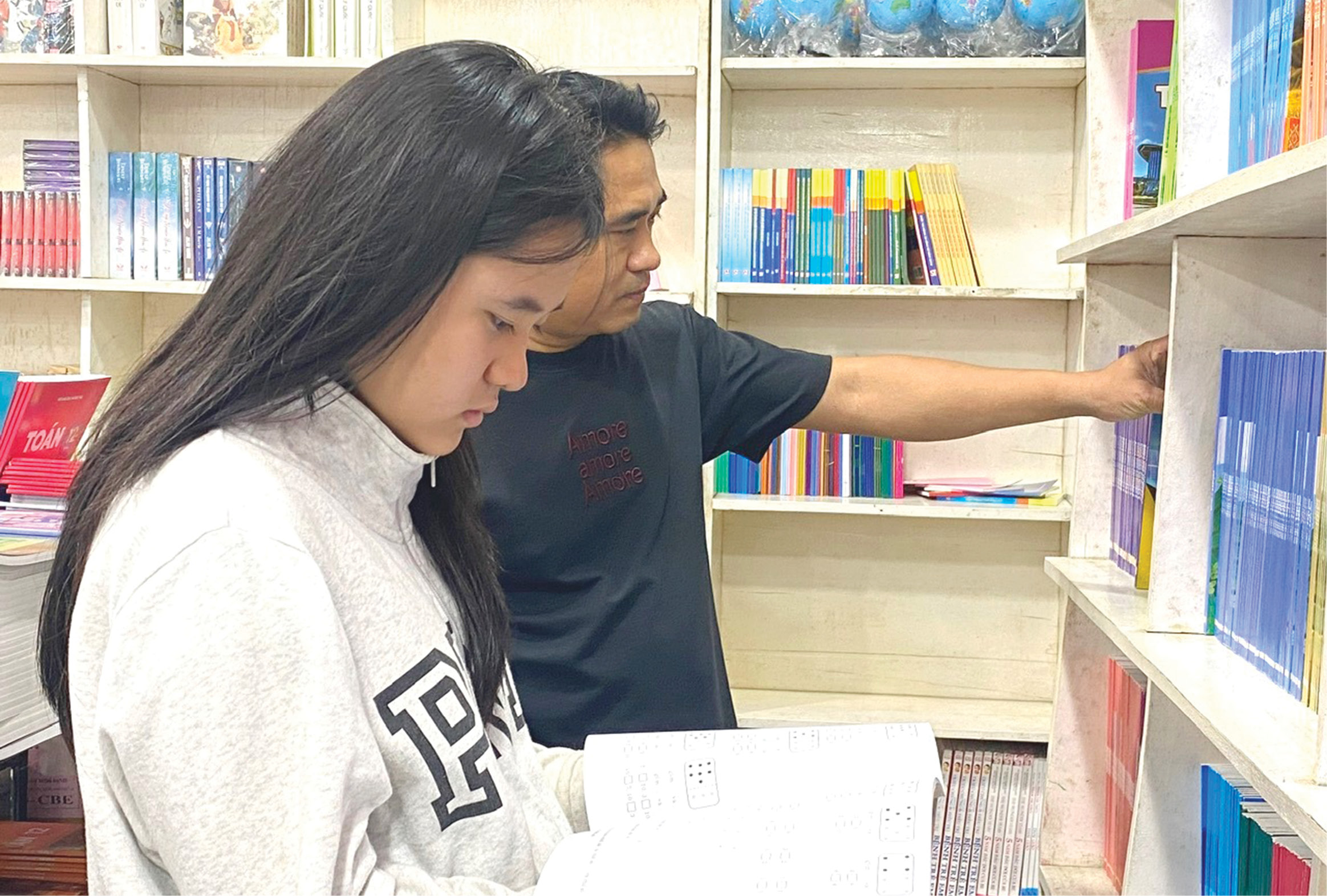 Không còn nỗi lo sách giáo khoa