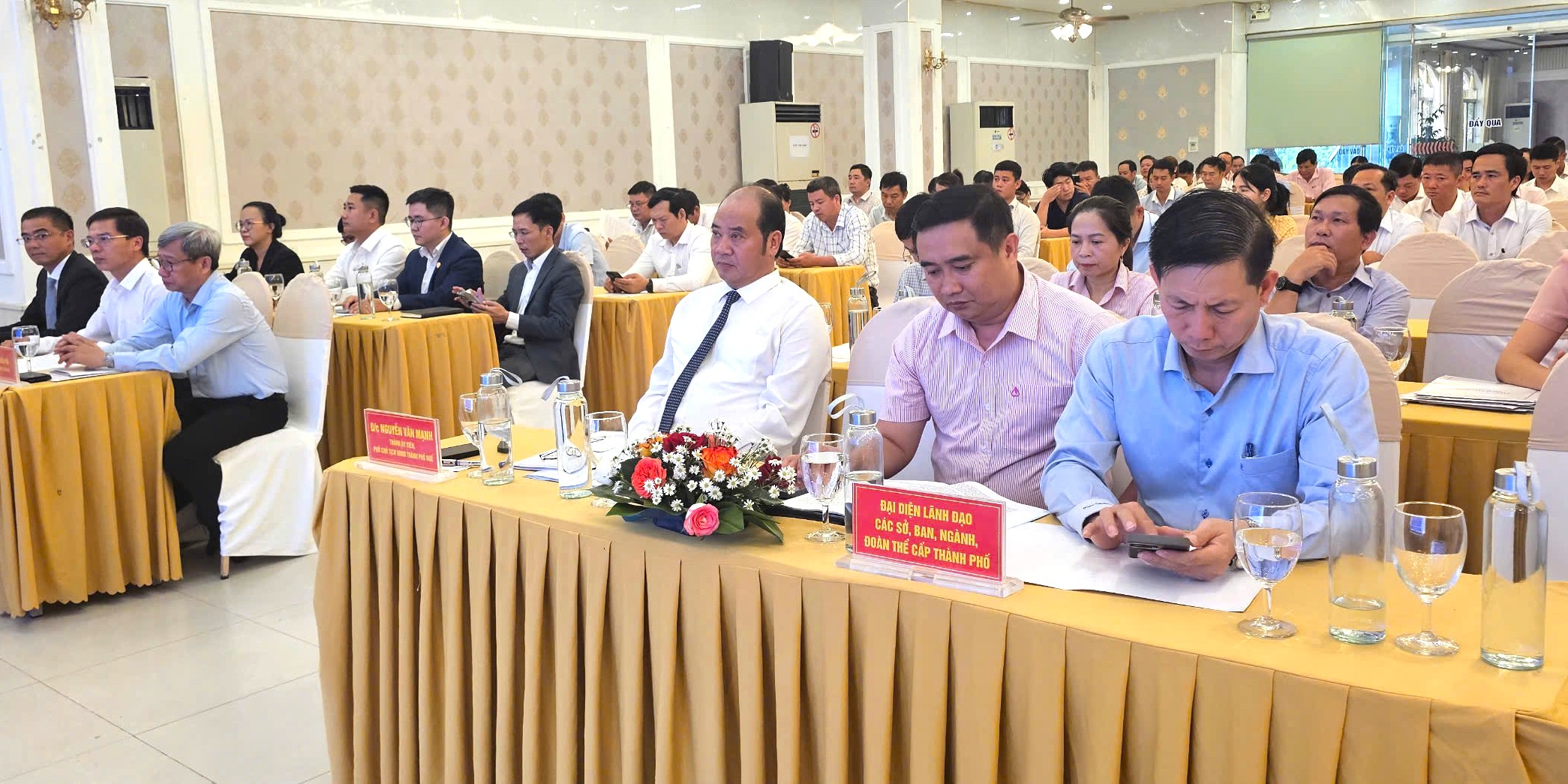 Hơn 1 300 lao động đi làm việc ở nước ngoài trong 6 tháng đầu năm