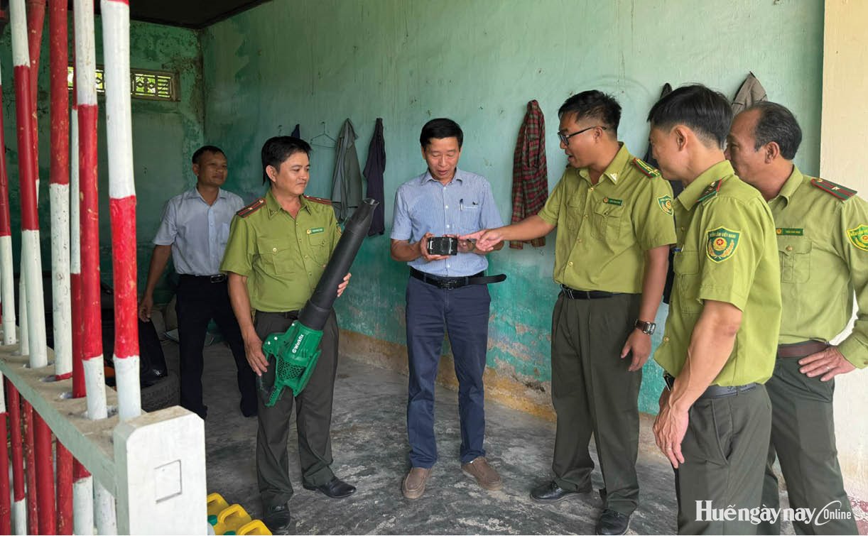 Giữ rừng giữa mùa khô