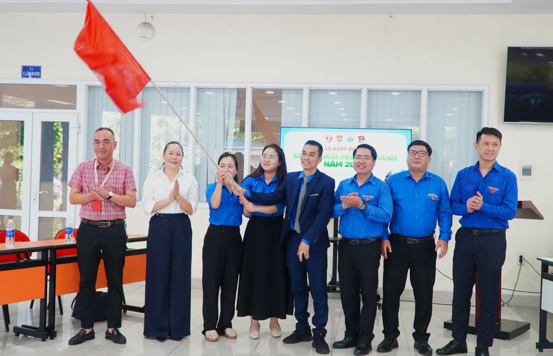 Đoàn viên Đại học Huế xuất quân Chiến dịch tình nguyện hè tại A Lưới 4