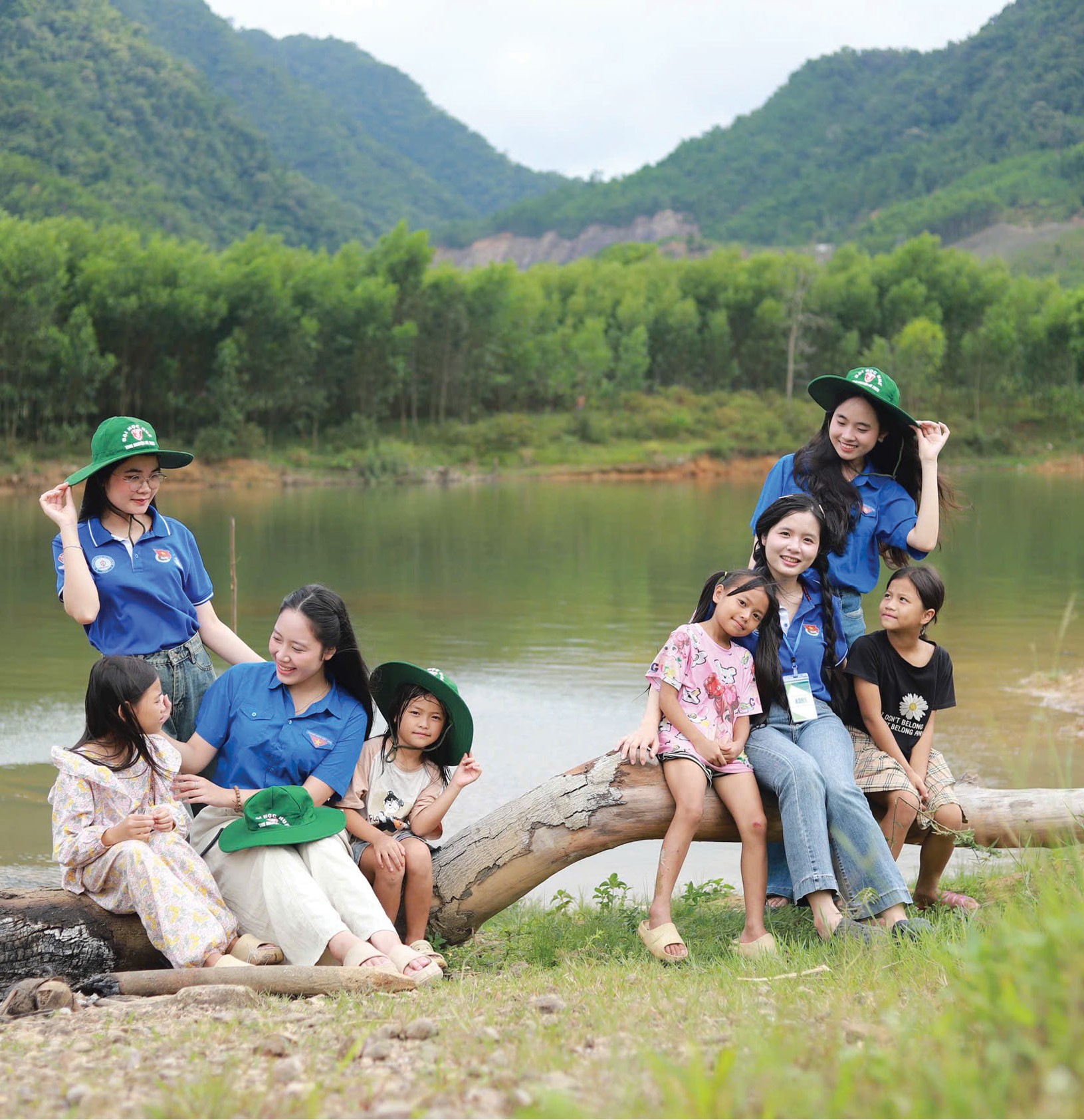 Dấu chân sinh viên tình nguyện