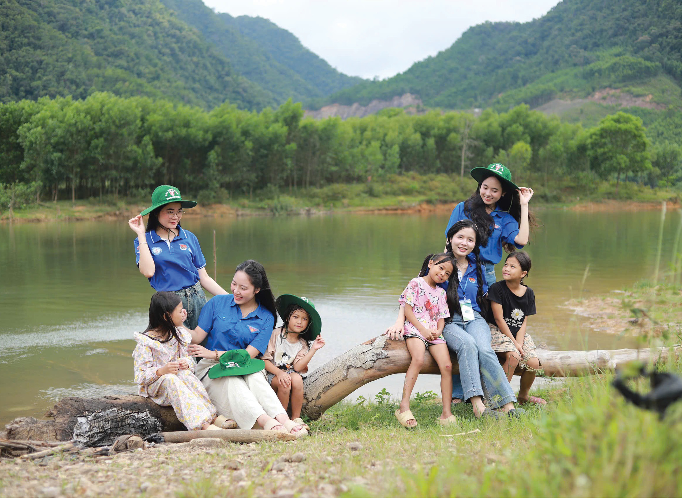 Dấu chân sinh viên tình nguyện