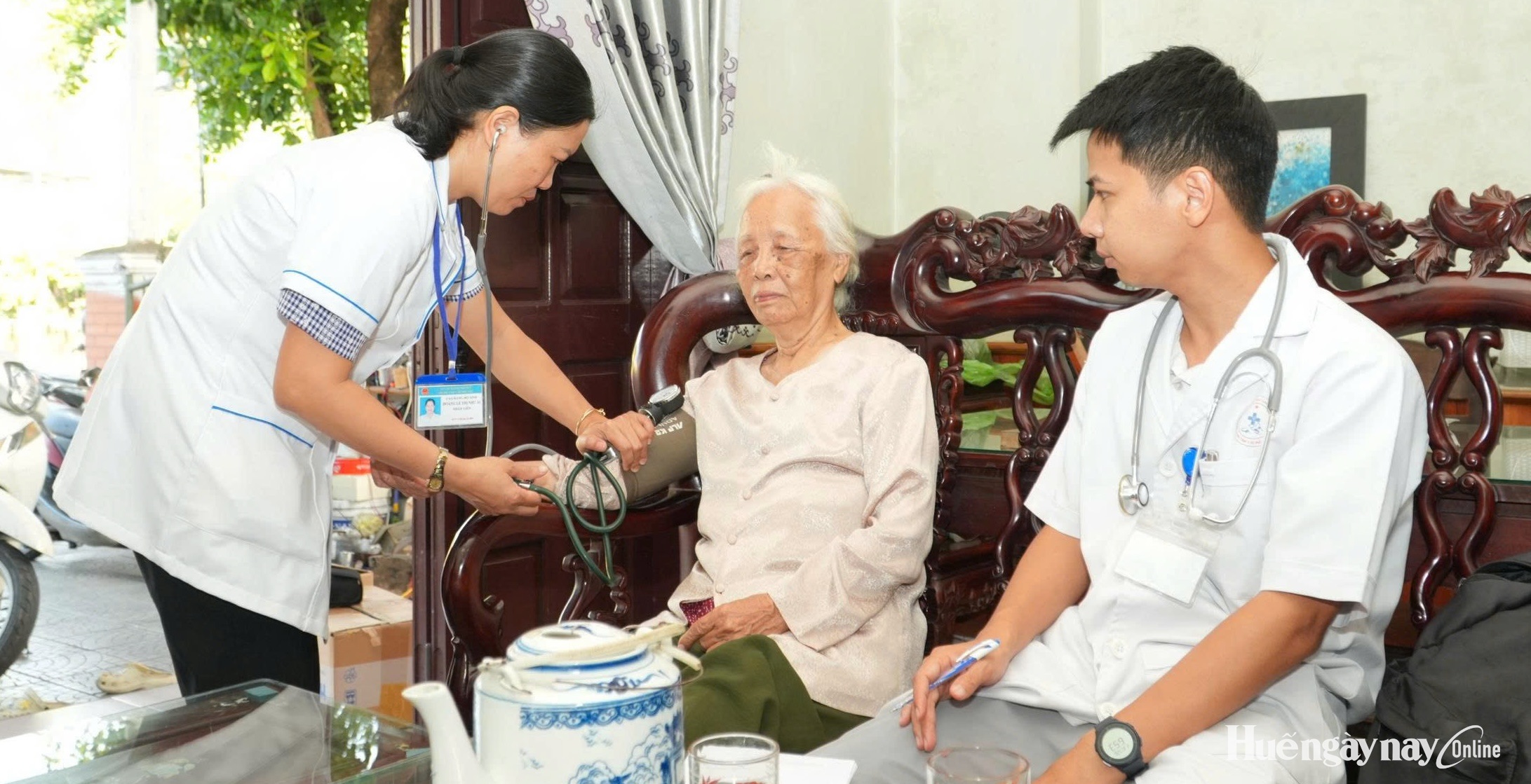 Khám sức khỏe tại nhà cho người có công, thân nhân liệt sĩ