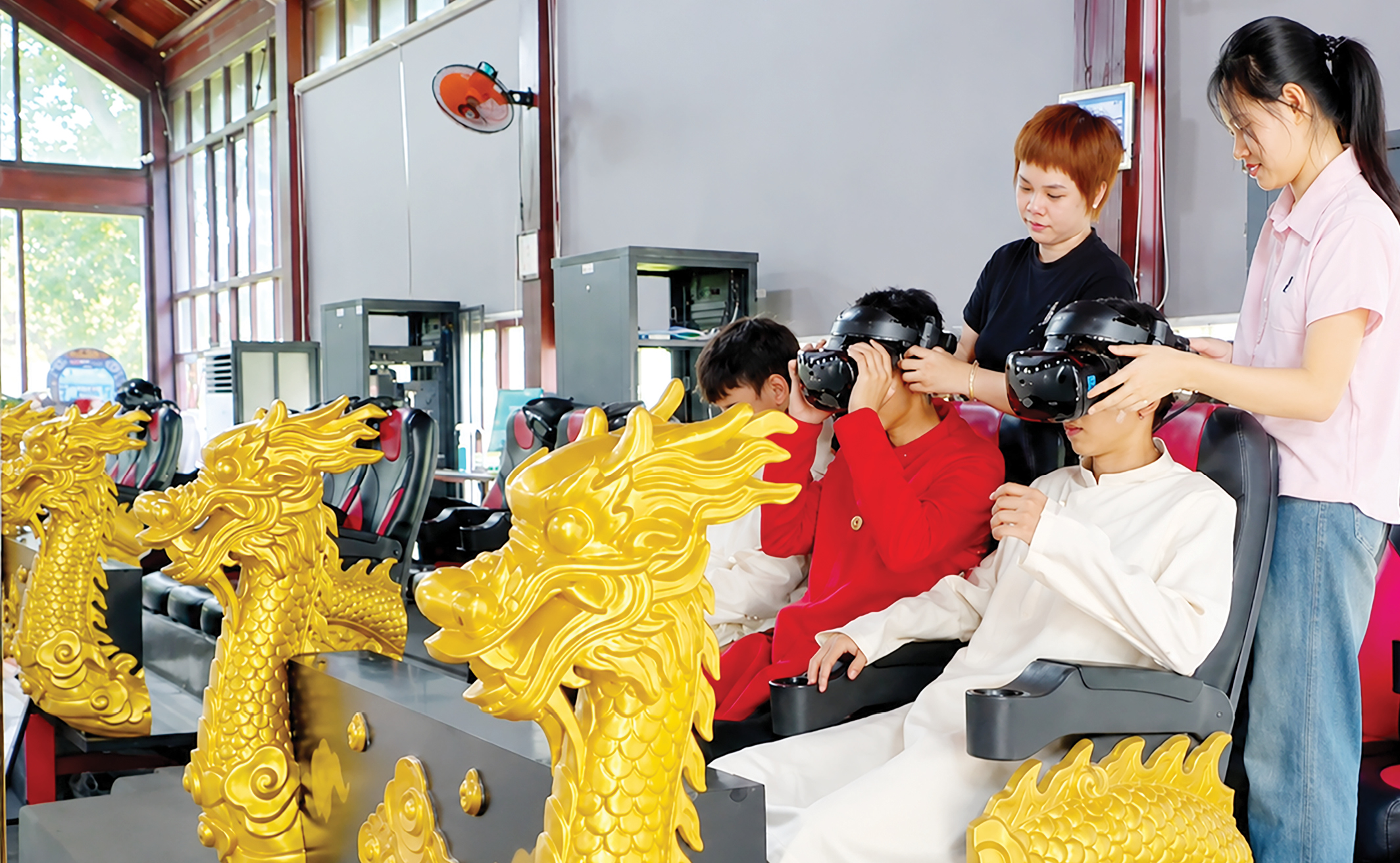 Cần lấp đầy bốn “khoảng trống”