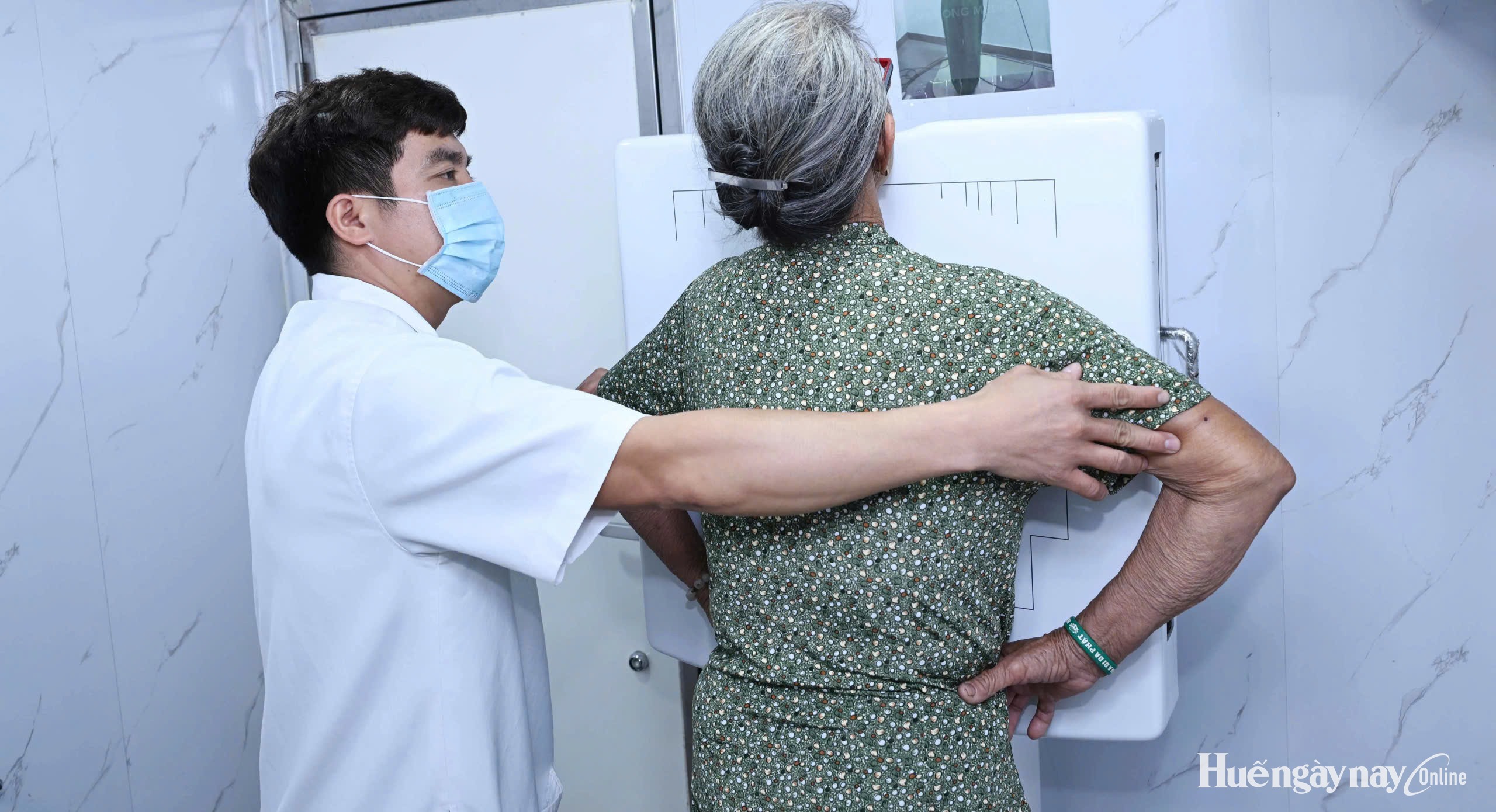 Gần 580 ngàn người dân TP Huế được khám sức khỏe định kỳ