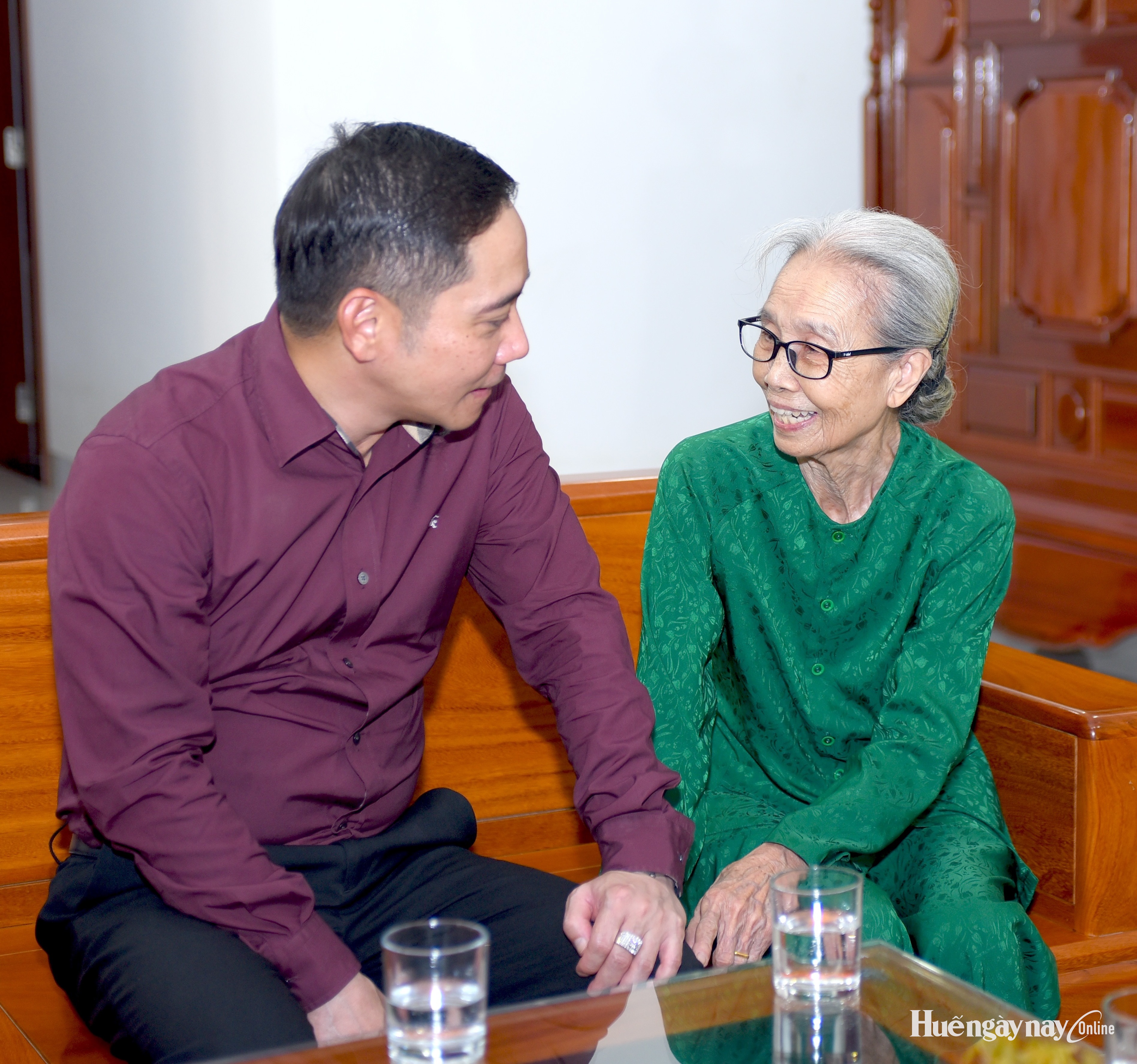 Lãnh đạo Trung ương và TP Huế thăm, tặng quà gia đình chính sách