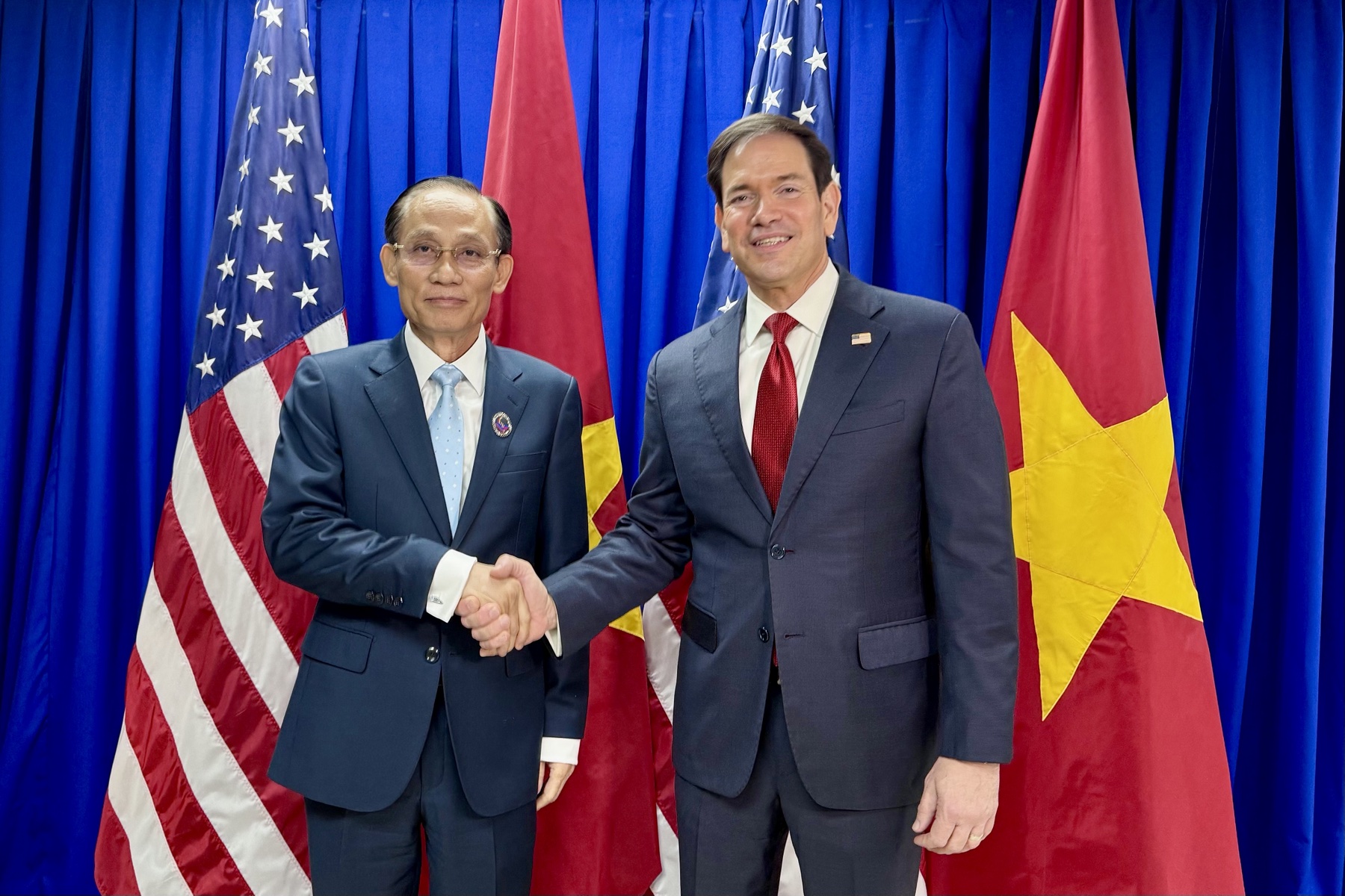 Bộ trưởng Ngoại giao Lê Hoài Trung gặp Ngoại trưởng Hoa Kỳ Marco Rubio