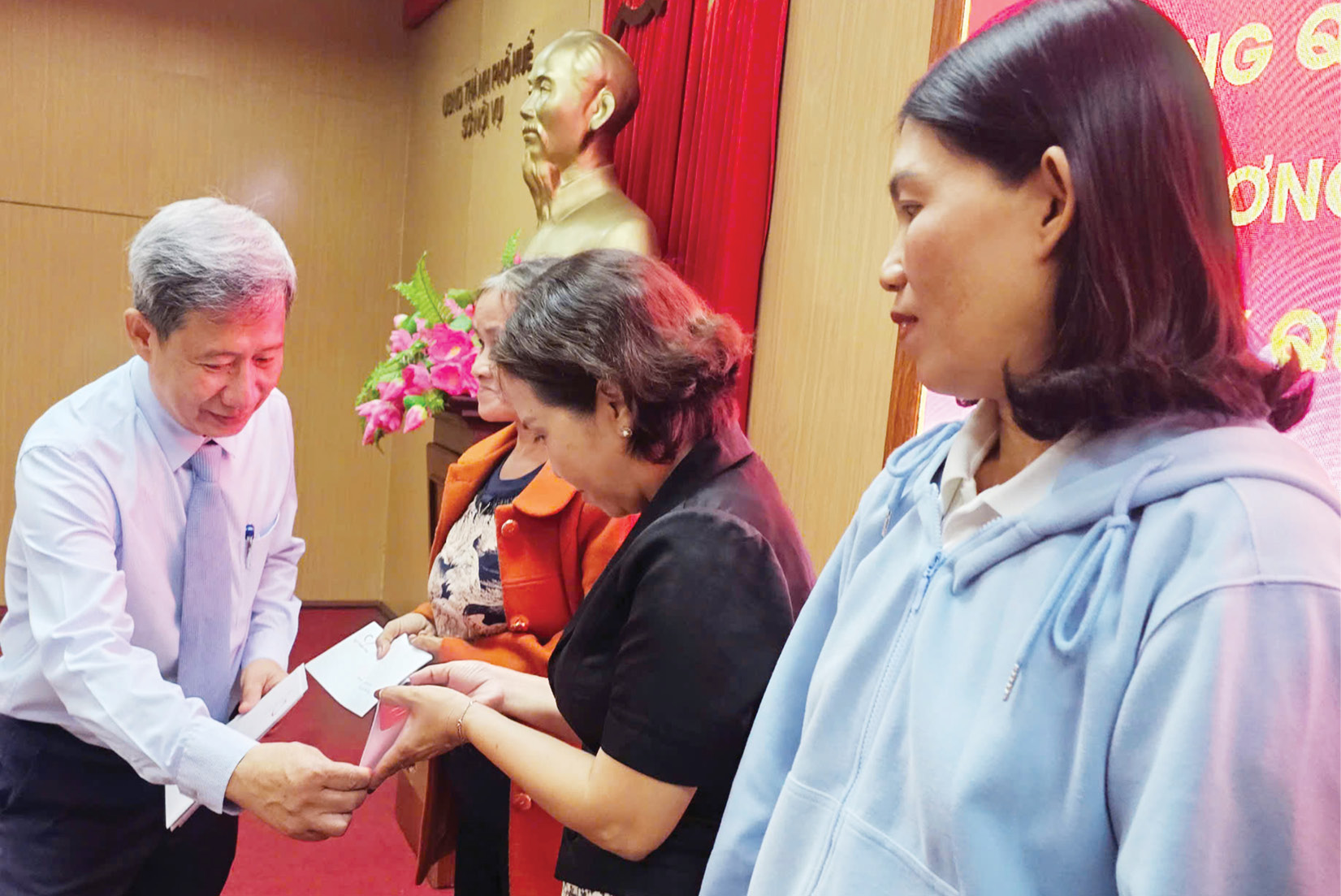 Thêm nguồn lực chăm lo người có công