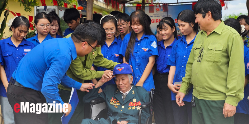 GIÚP THẾ HỆ TRẺ VỮNG VÀNG TRÊN KHÔNG GIAN MẠNG - KỲ 3 KIẾN TẠO “MỞ LỐI”, XUNG KÍCH “DẪN ĐƯỜNG”