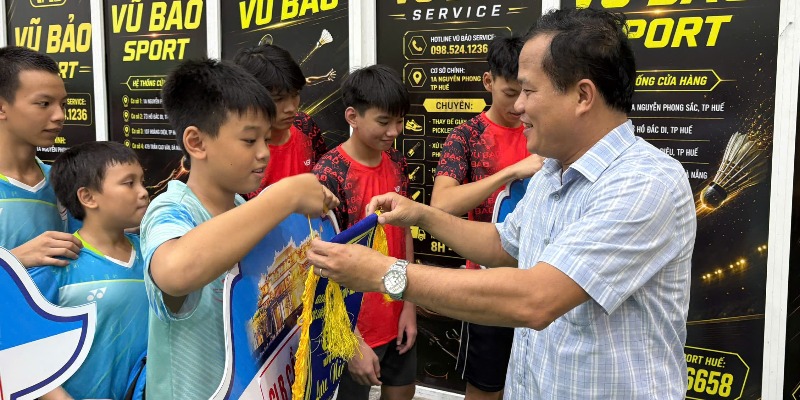 450 vận động viên tranh tài tại Giải Cầu lông Vũ Bảo Sport các lứa tuổi thành phố Huế