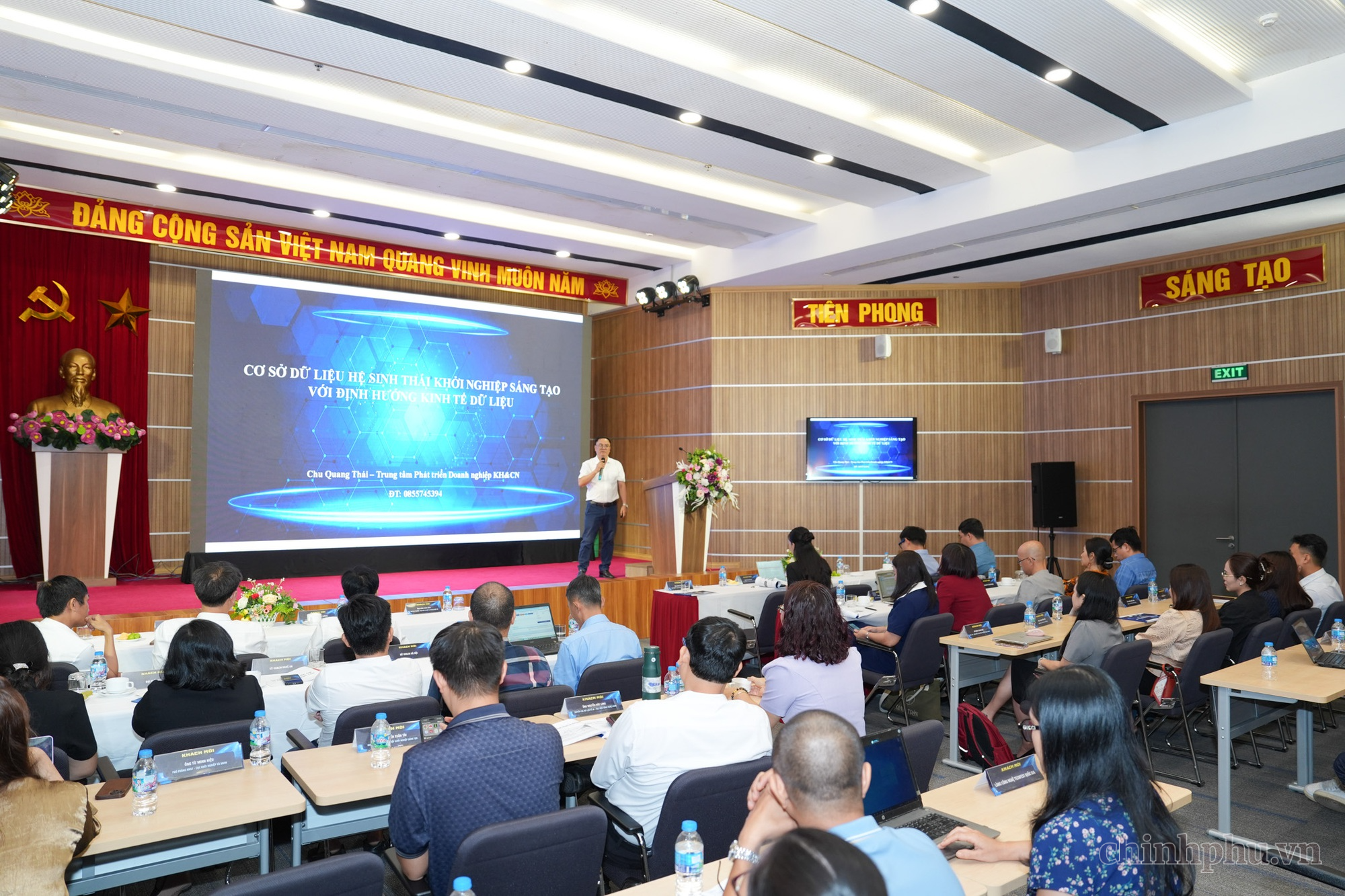 Xây dựng cơ sở dữ liệu cho hệ sinh thái khởi nghiệp sáng tạo Nền tảng kinh tế dữ liệu