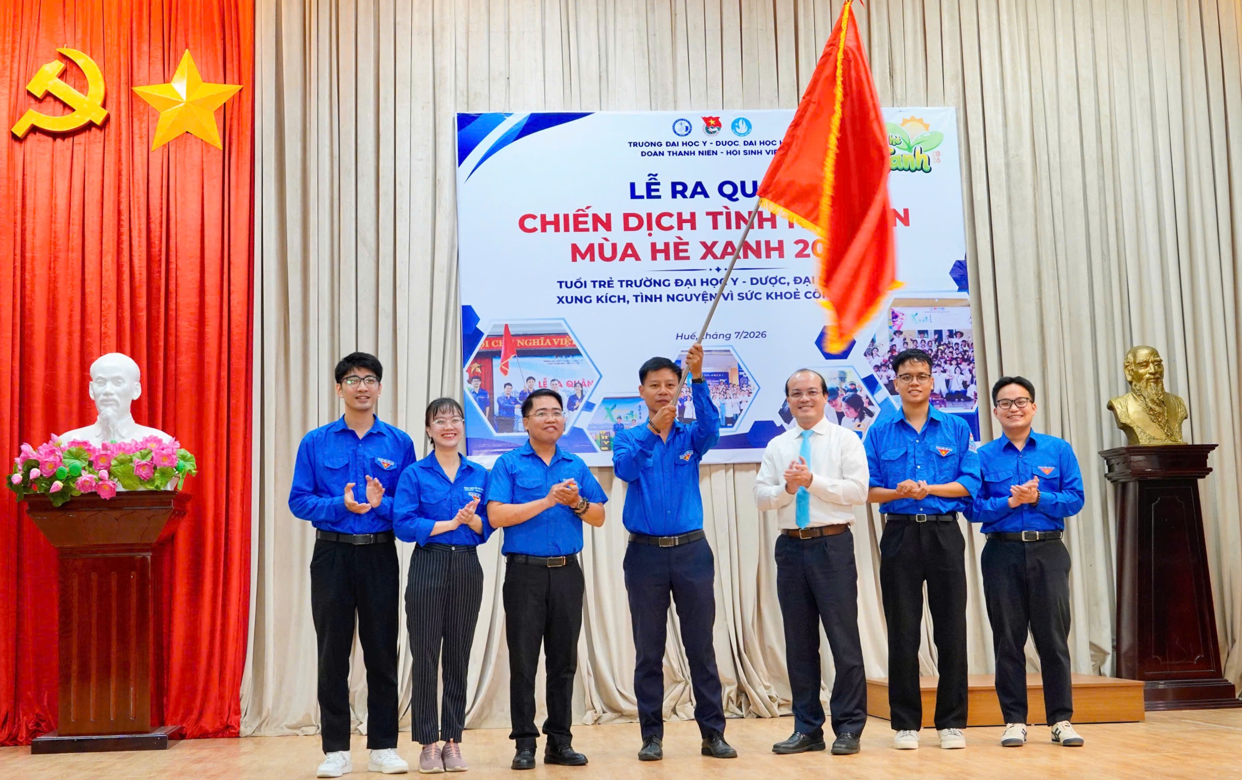 Hơn 300 sinh viên Trường Đại học Y - Dược, Đại học Huế ra quân Chiến dịch tình nguyện Mùa hè xanh
