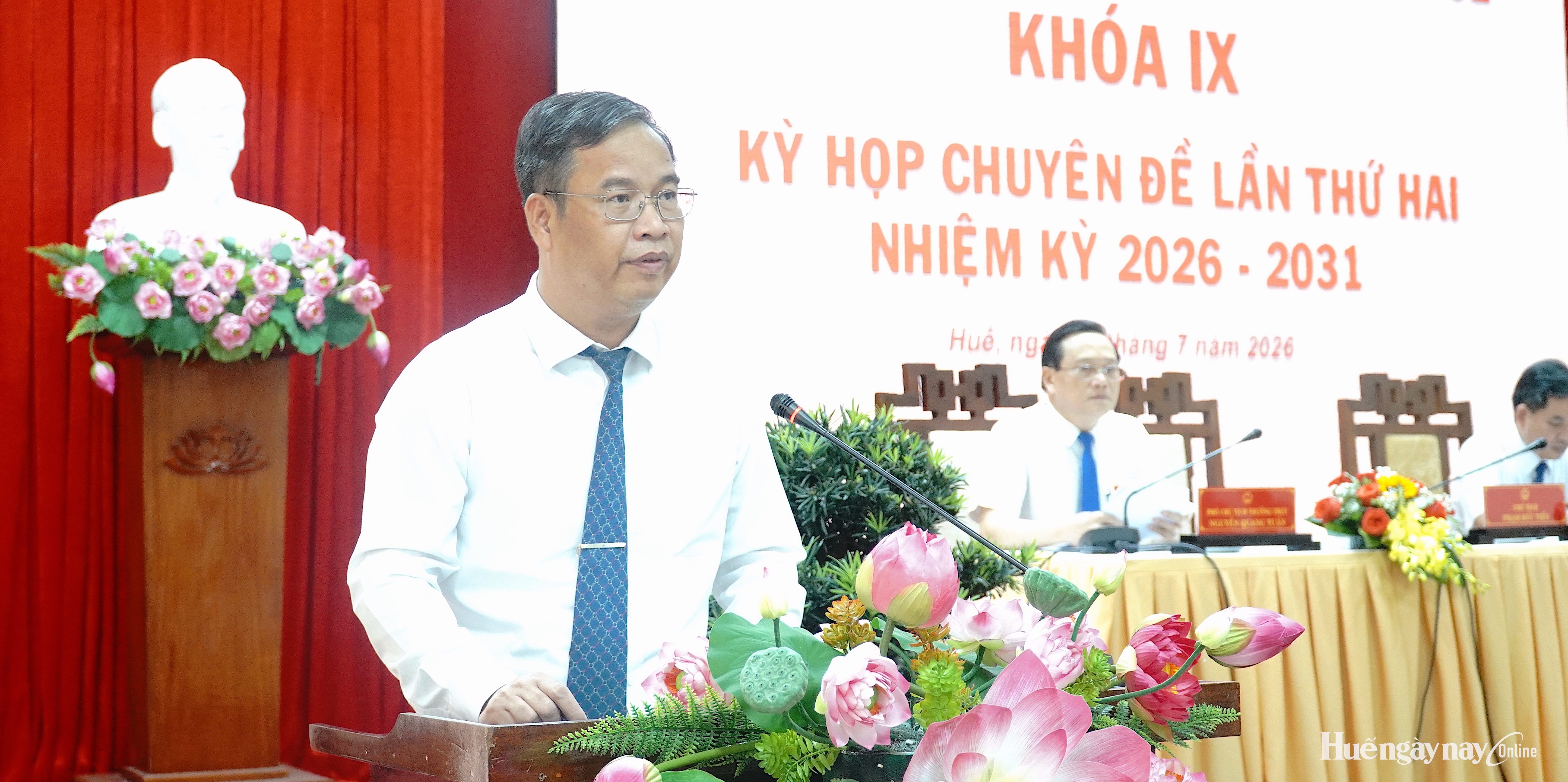 Thông qua danh mục 6 dự án giao thông, miễn phí sách giáo khoa
