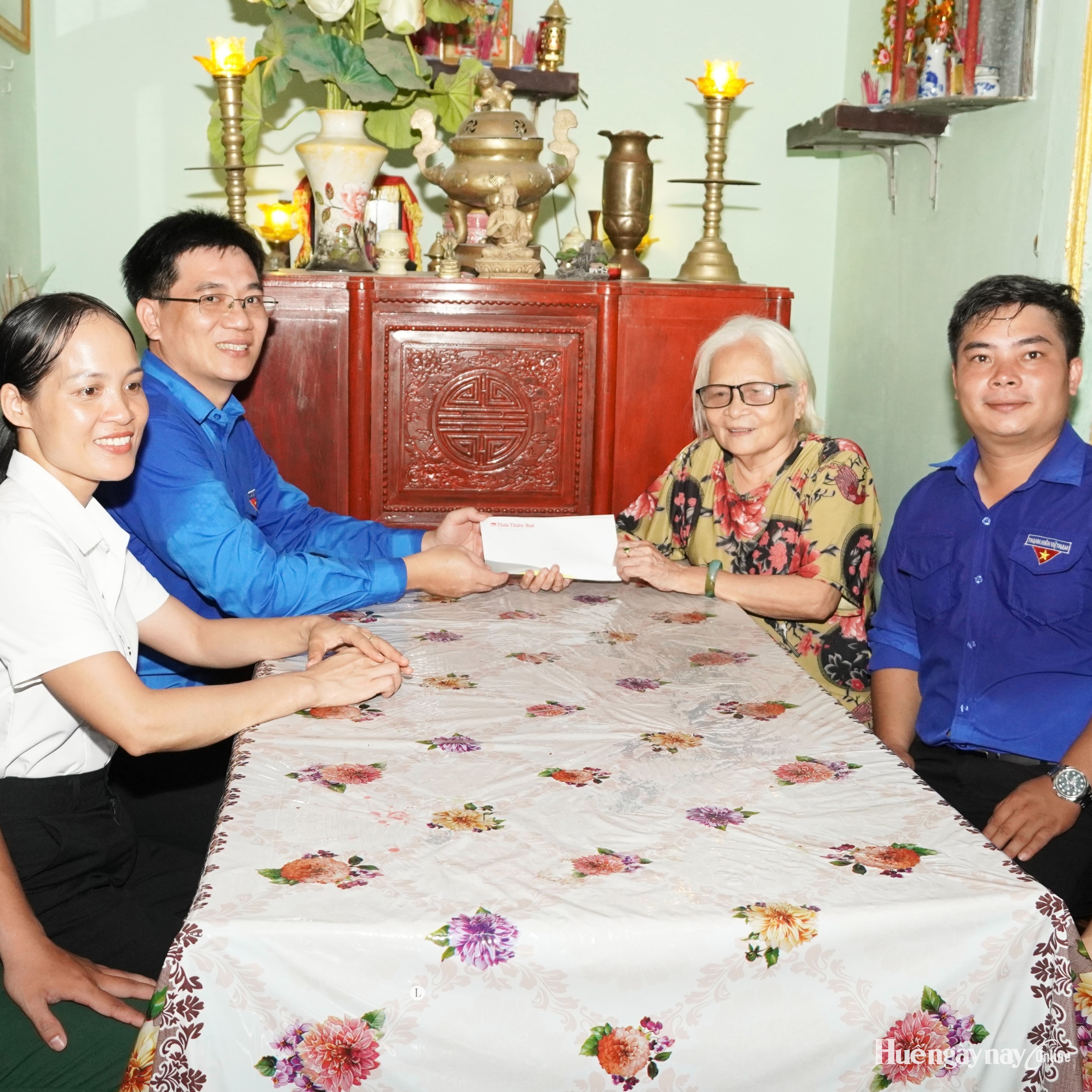 Hành trình tri ân tháng Bảy của tuổi trẻ Báo và Phát thanh, Truyền hình Huế