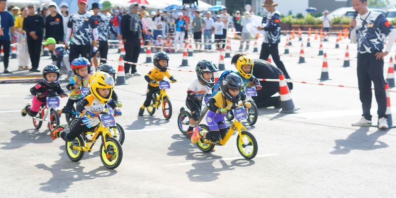 Sôi nổi giải đua xe thăng bằng Hue Sports Festival 2026