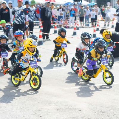 Sôi nổi giải đua xe thăng bằng Hue Sports Festival 2026