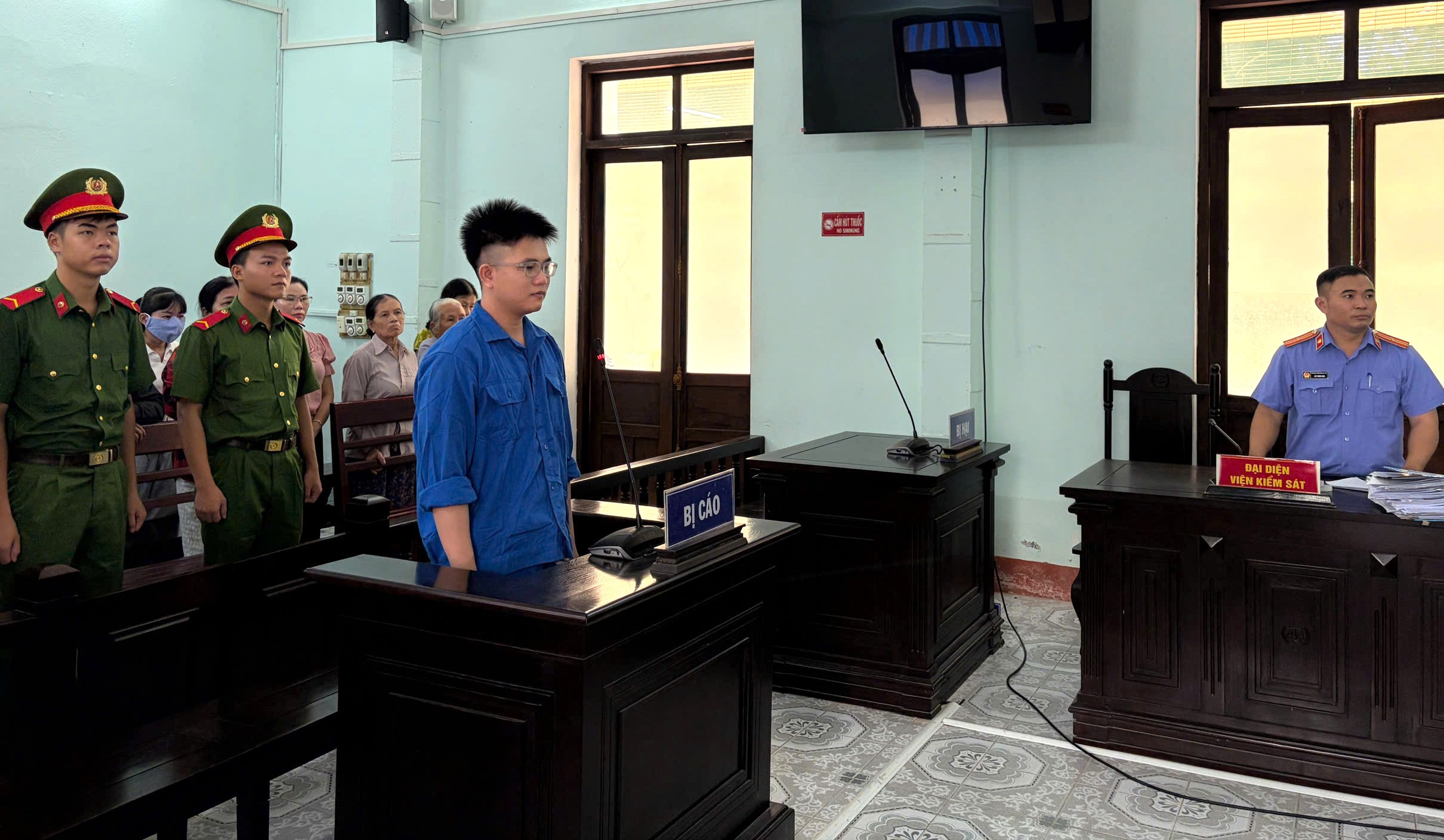 Trộm tiệm vàng để gỡ nợ tiền ảo, lĩnh án 11 năm tù