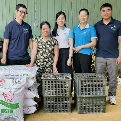 Trao sinh kế cho hội viên phụ nữ khó khăn