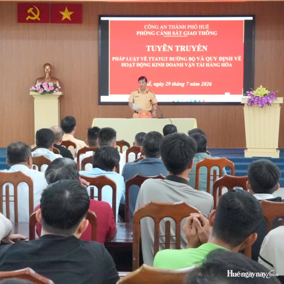 Đồng hành cùng doanh nghiệp vận tải xây dựng văn hóa giao thông