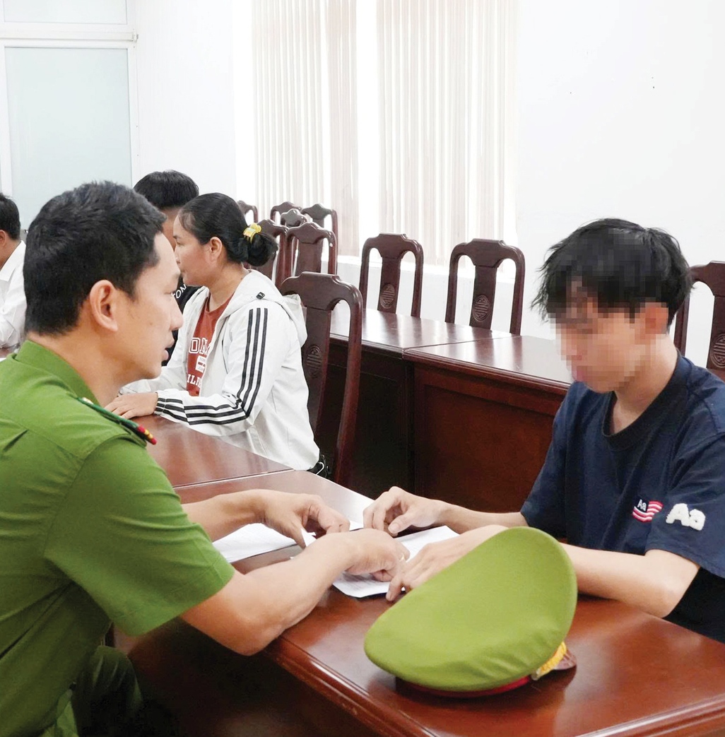 Không tự ý lắp đặt, sử dụng thiết bị tín hiệu ưu tiên