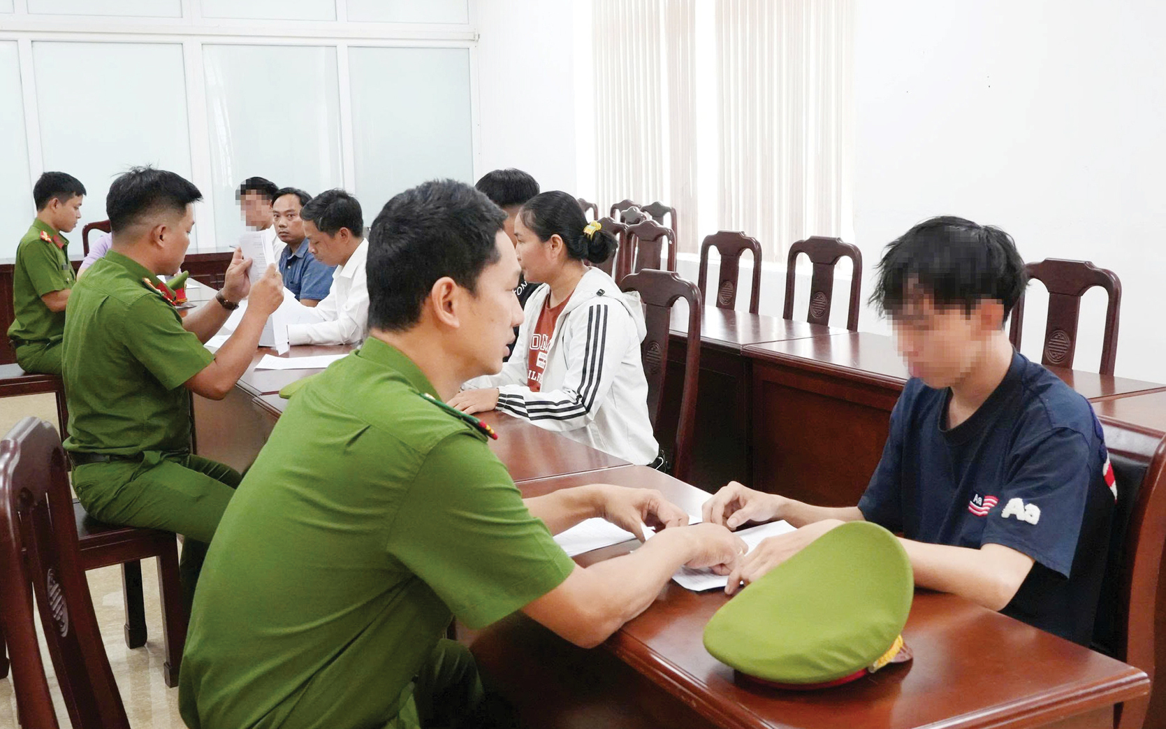 Không tự ý lắp đặt, sử dụng thiết bị tín hiệu ưu tiên