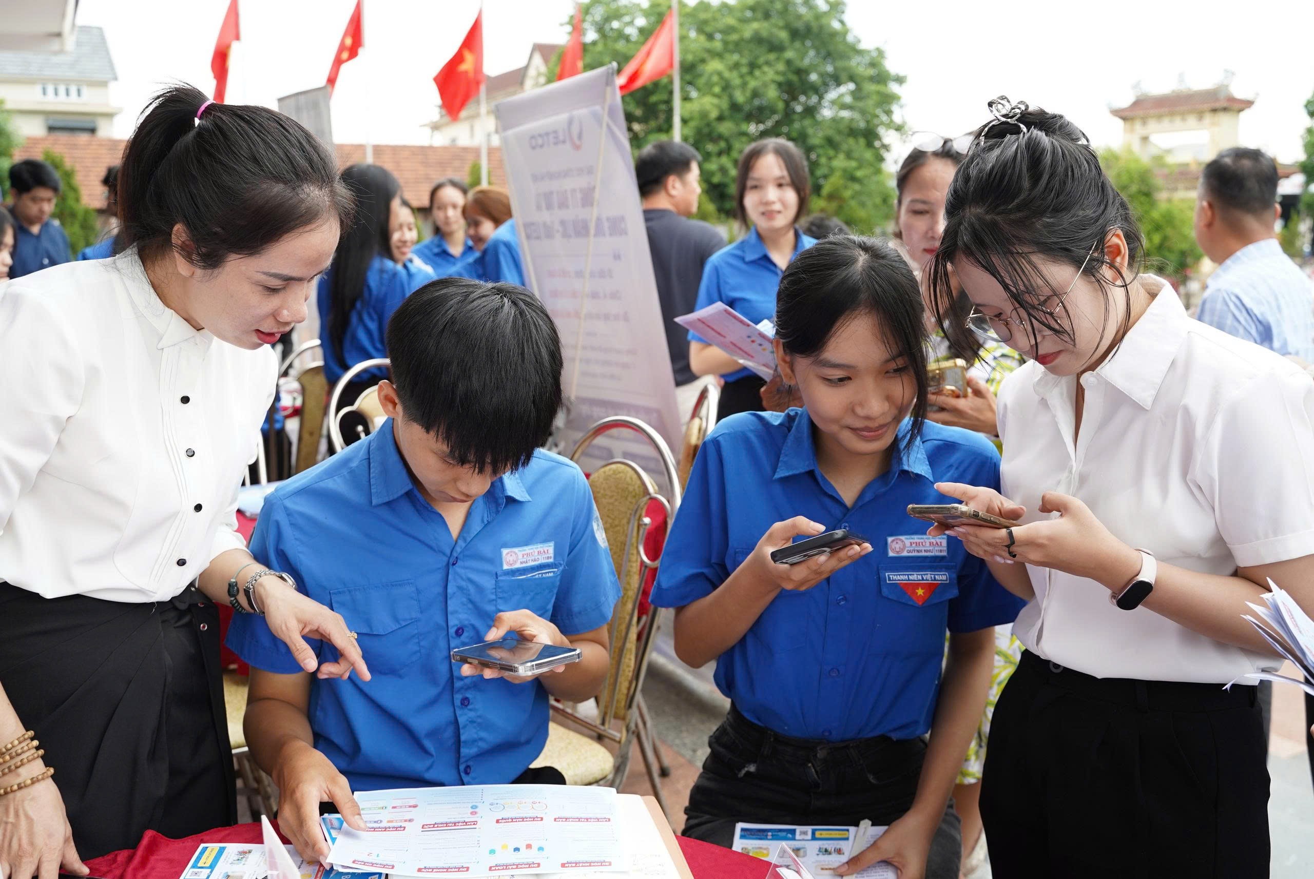 Phú Bài kết nối, tạo cơ hội việc làm cho gần 5 000 lao động
