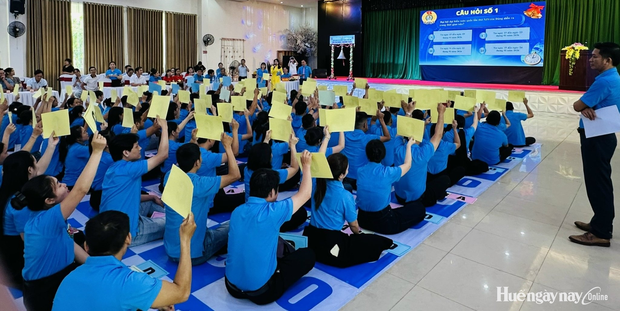 100 đoàn viên, người lao động tham gia Hội thi “Rung chuông vàng”