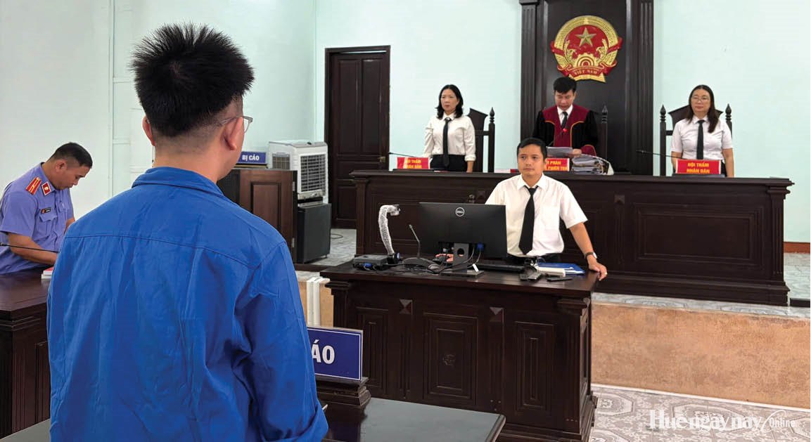Cú trượt dài của vị bác sĩ dưới bóng ma tiền ảo