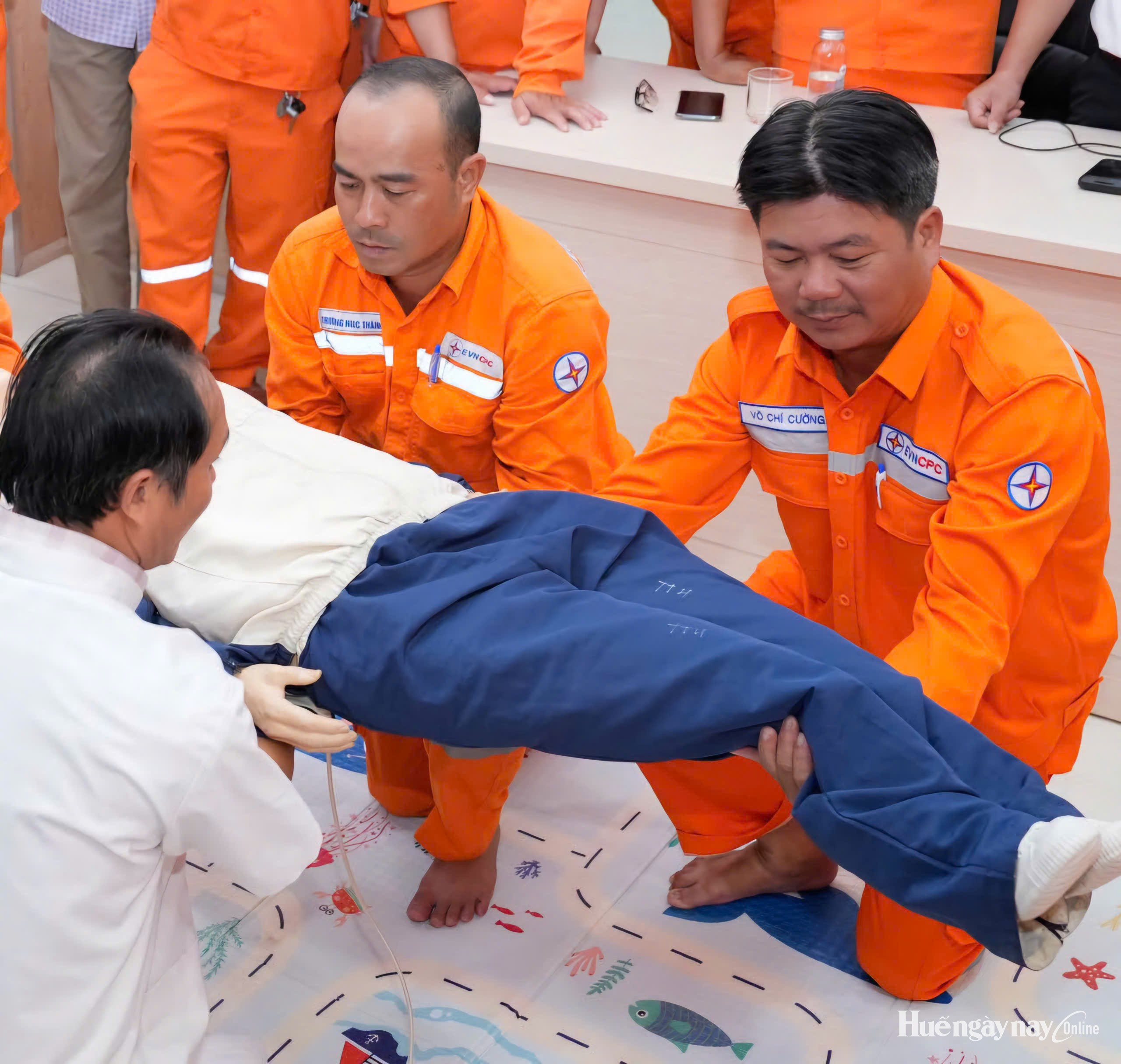 Huấn luyện nâng cao năng lực sơ cấp cứu cho người lao động