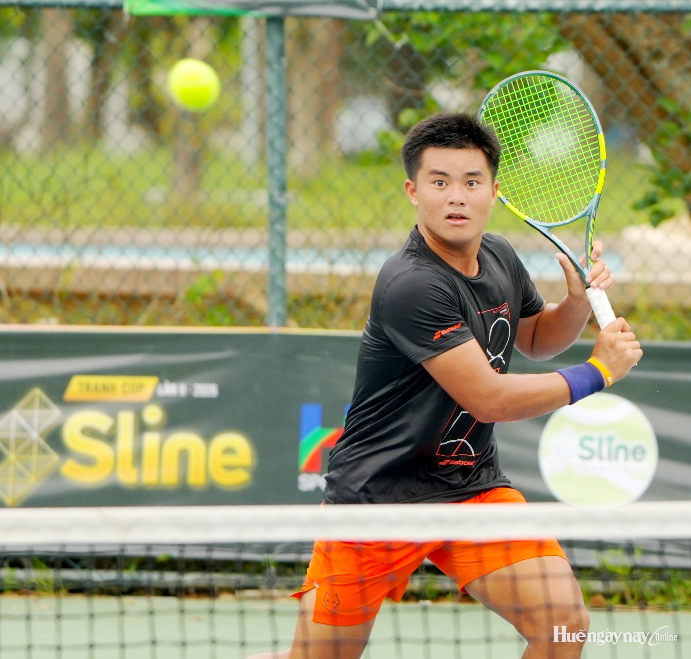 Hơn 1 000 vận động viên tranh tài tại giải quần vợt diễn đàn Tennis Sline