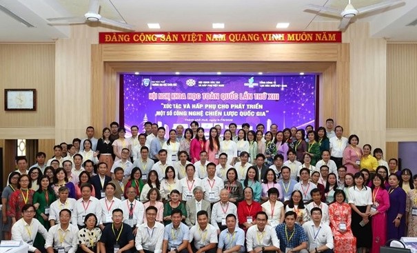 Hơn 200 nhà khoa học dự Hội thảo khoa học toàn quốc về xúc tác và hấp phụ