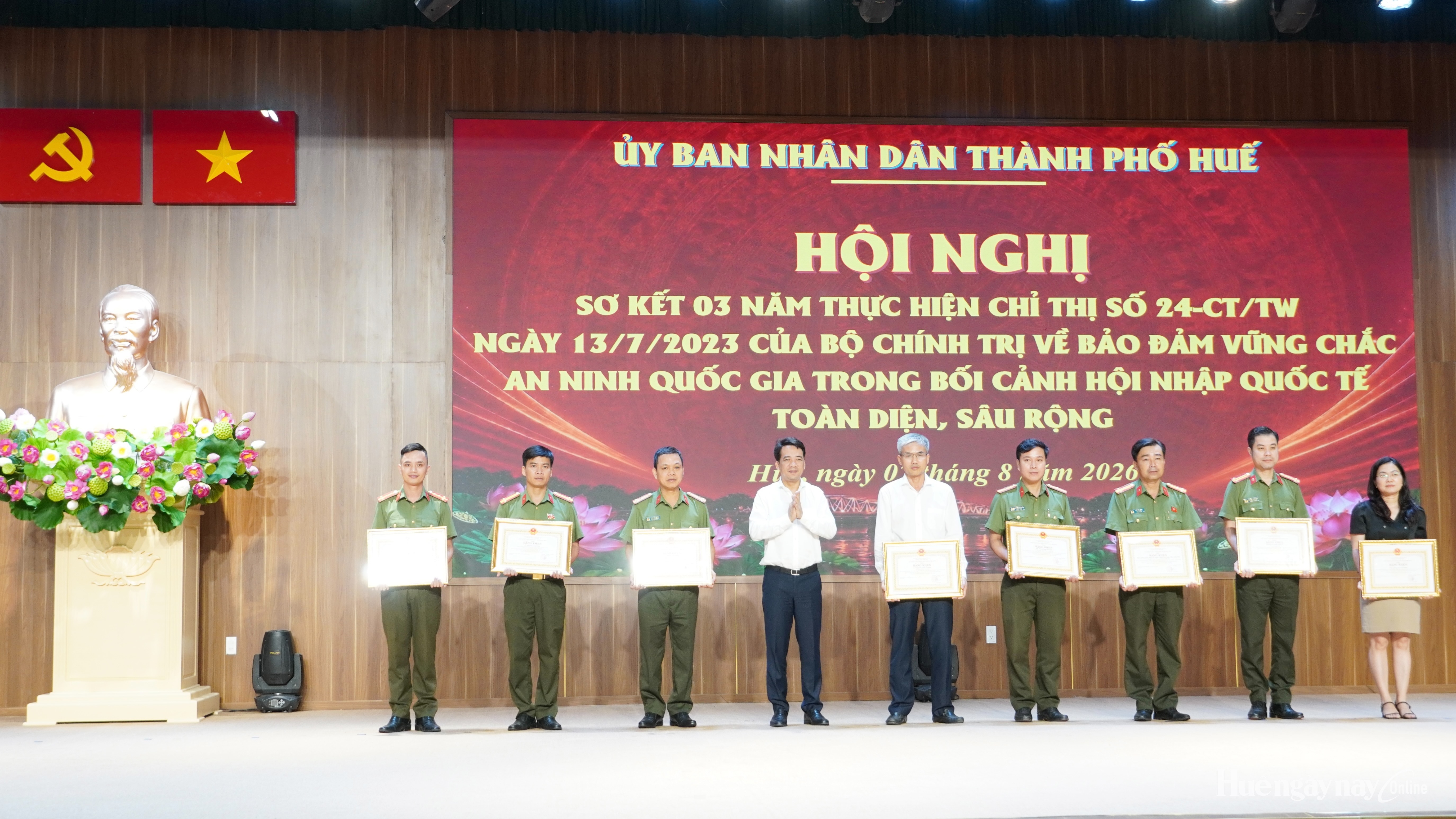 Gắn phát triển với bảo đảm vững chắc an ninh quốc gia