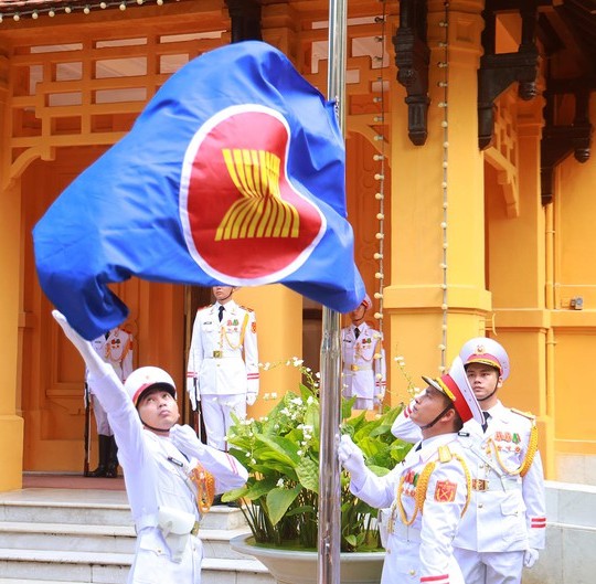 Cùng ASEAN lớn mạnh , cùng kiến tạo tương lai chung của khu vực
