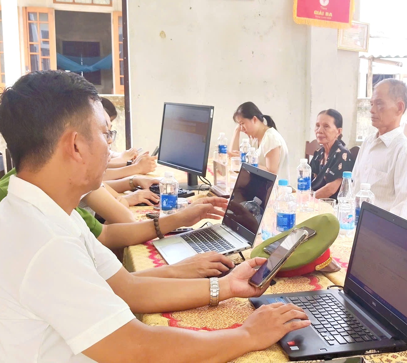 Đưa chuyển đổi số đến gần người dân