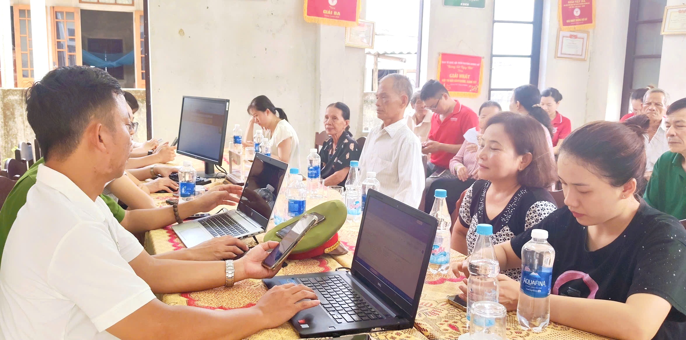 Đưa chuyển đổi số đến gần người dân
