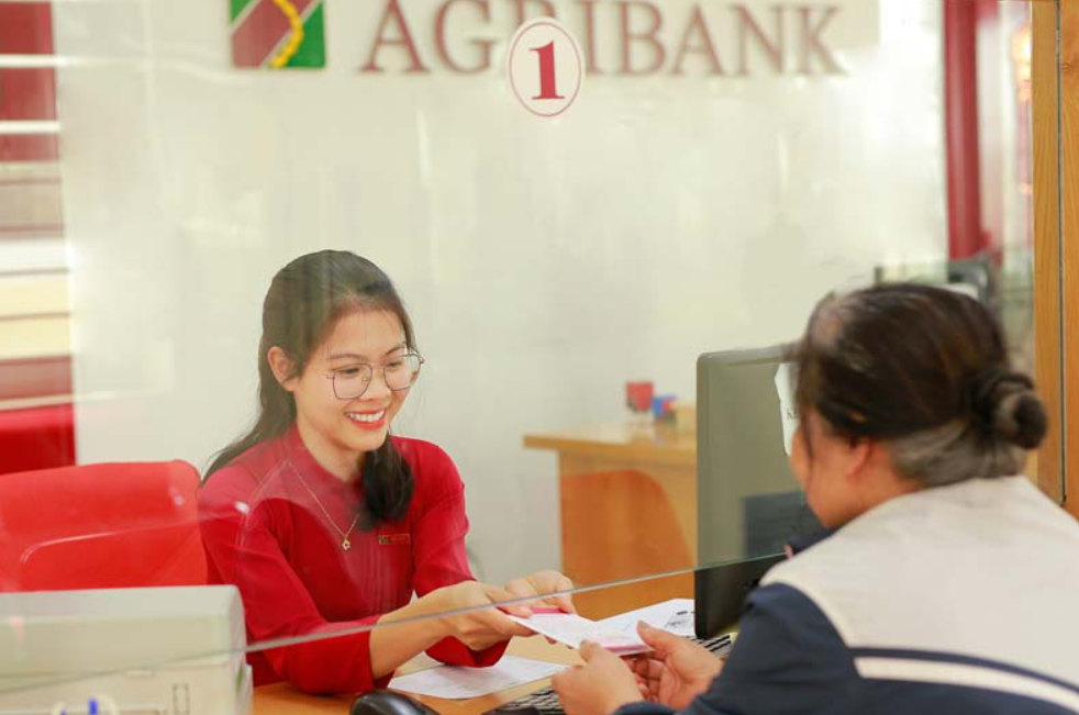 Thay đổi tên gọi, địa điểm và bổ sung tên viết bằng tiếng nước ngoài, tên viết tắt của Phòng giao dịch Trường An Agribank Chi nhánh Nam Sông Hương Huế