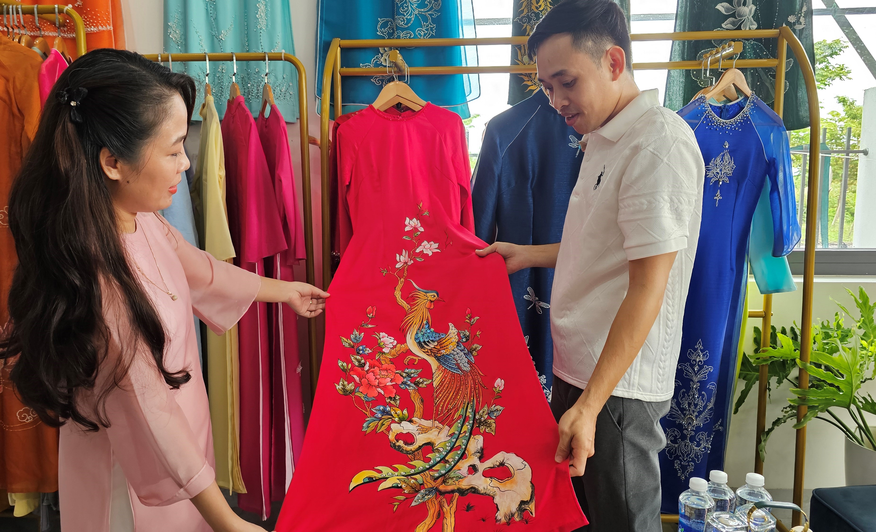 Áo dài vẽ tay