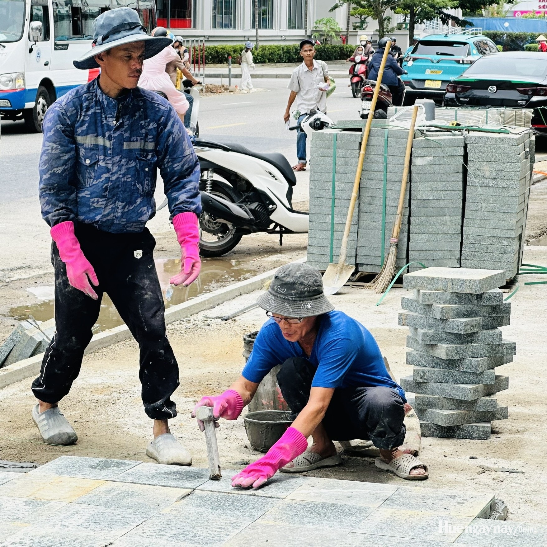 Cương quyết xử lý các trường hợp cố tình không bàn giao mặt bằng Dự án mở rộng đường Bà Triệu